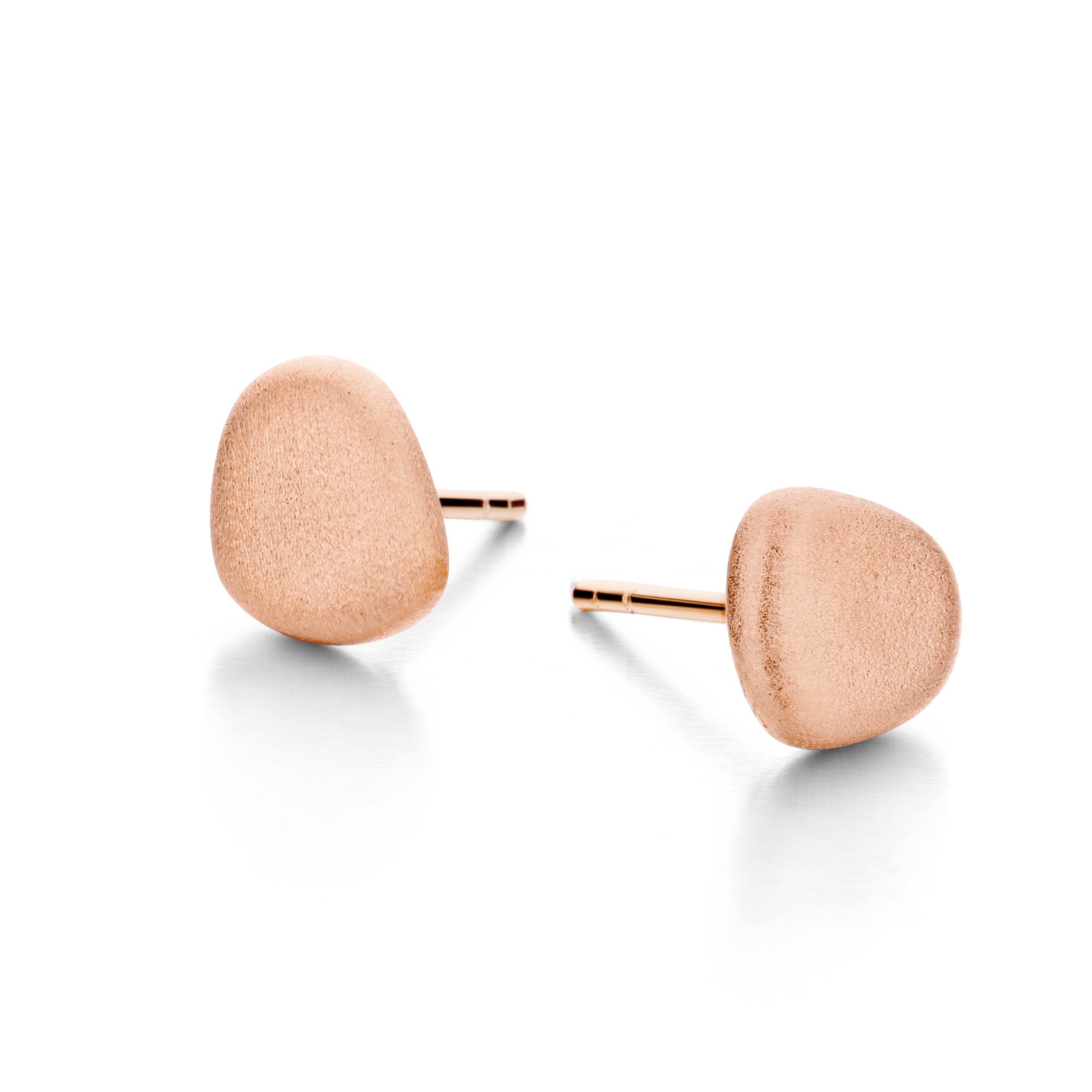 LUCIA STUD-1